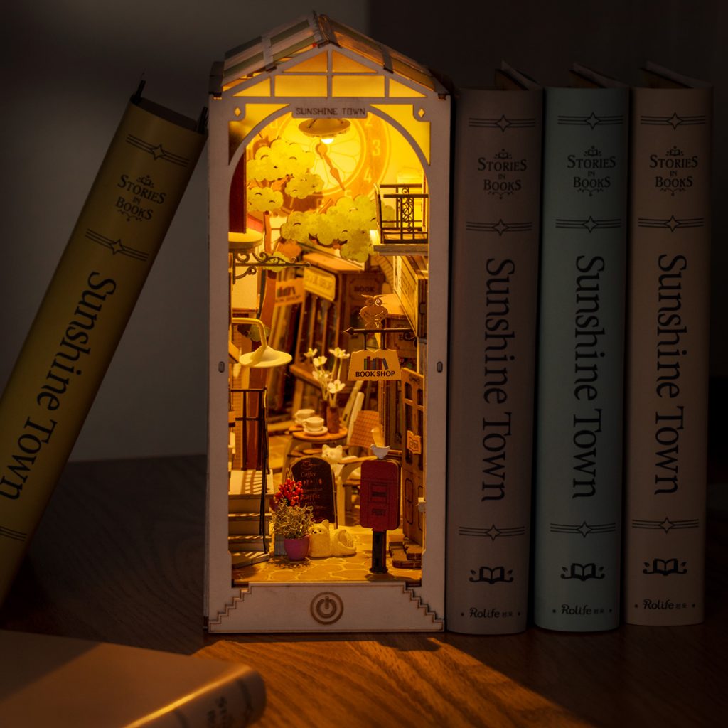 DIY Book Nook Kit – Maison de poupée Miniature en Bois avec Meubles et  lumière LED, Puzzle 3D en Bois, Serre-Livres d'art, Kit de Construction  pour Les Personnes de Plus de 14