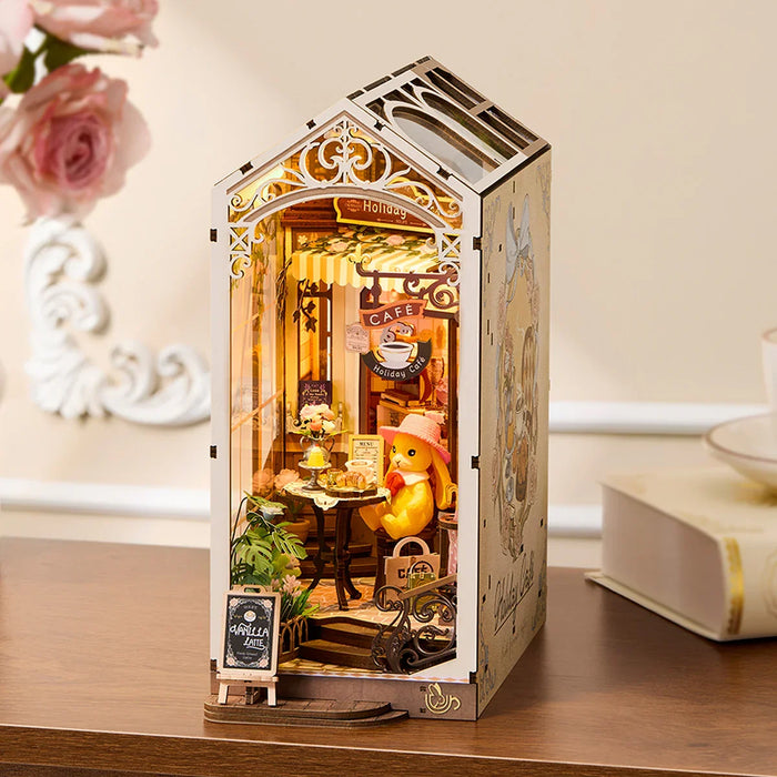 Rolife TGB15 Holiday Café — Book Nook 171 pièces