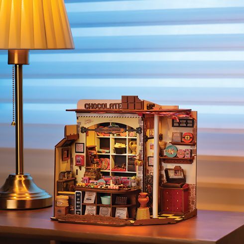Maquette en bois la Chocolaterie de Henri