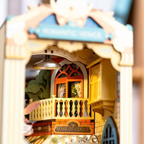 Rolife | Maquettes Miniatures, Book Nook et Maisons de Poupées DIY en Bois Rolife | Maquettes Miniatures, Book Nook et Maisons de Poupées DIY en Bois
