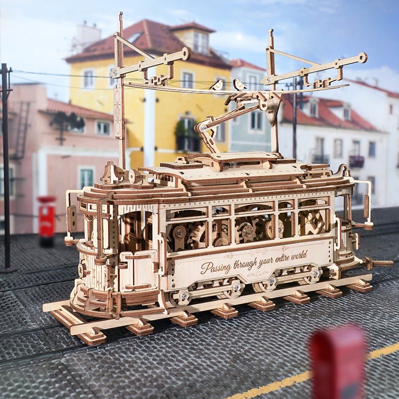 Maquette du tramway 28 de Lisbonne en bois