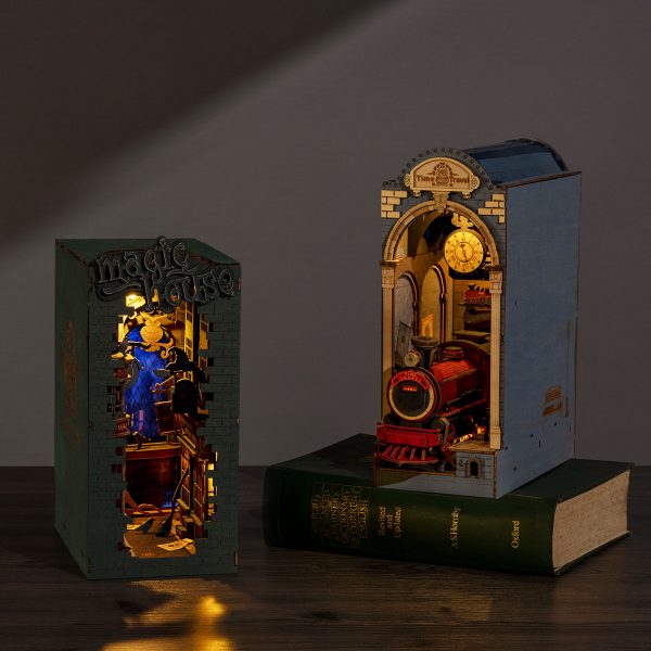 Rolife Book Nook Kit Magic House Puzzle 3D Maquette en Bois à Construire  Construction Adulte Booknook Kits pour Étagère Serre-Livres Décor avec LED  Lumières Cadeau de Noël : : Jeux et Jouets