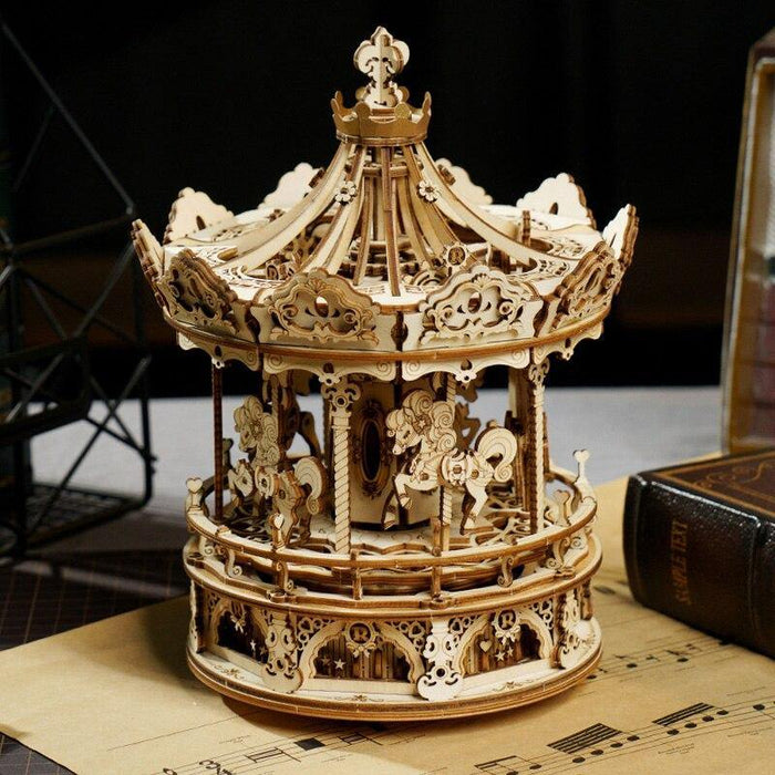 Rokr | Maquette Bois Carrousel Romantique musical